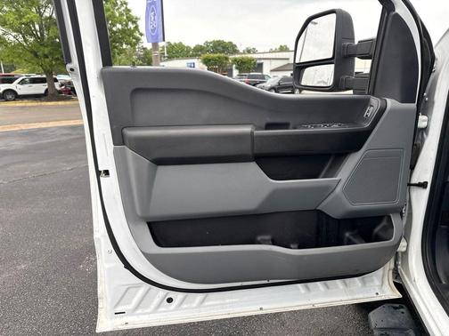 Oxford White 2023 Ford F-250 XL