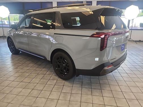 Ceramic Silver 2025 Kia Carnival Hybrid SX Prestige