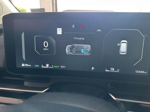 Ceramic Silver 2025 Kia Carnival Hybrid SX Prestige