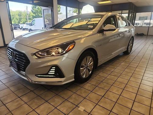 Ion Silver 2018 Hyundai SONATA Hybrid SE
