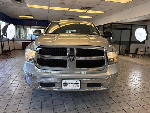 Bright Silver Metallic Clearcoat 2014 RAM 1500 SLT