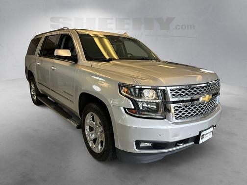 Silver Ice Metallic 2017 Chevrolet Suburban LT