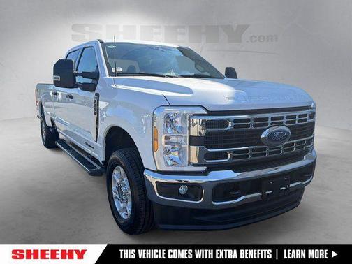 Oxford White 2025 Ford F-250 XLT