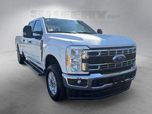 Oxford White 2025 Ford F-250 XLT