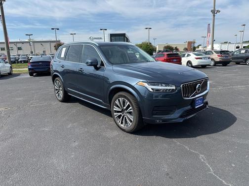 2021 Volvo XC90 T5 Momentum