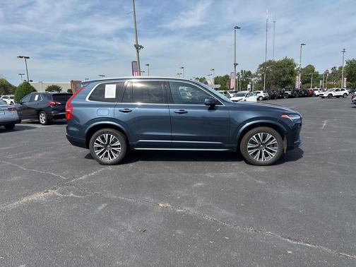 2021 Volvo XC90 T5 Momentum