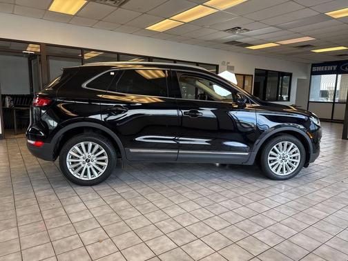 Infinite Black Metallic 2019 Lincoln MKC Standard