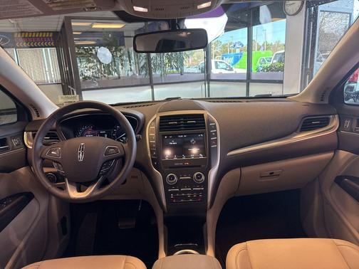 Infinite Black Metallic 2019 Lincoln MKC Standard