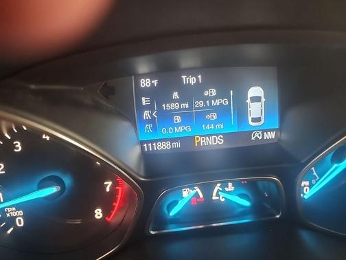 Oxford White 2018 Ford Escape SE