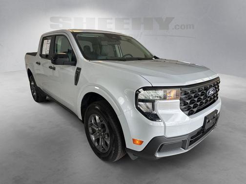 Space White Metallic 2025 Ford Maverick XLT