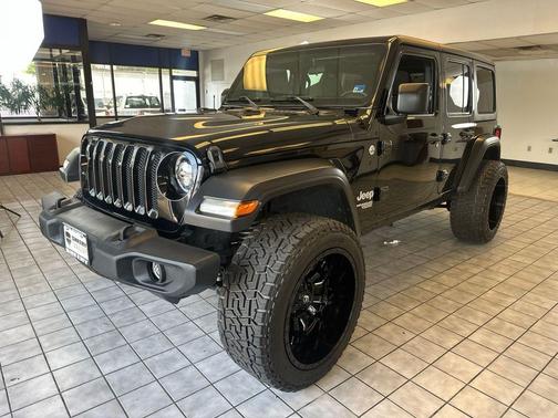 Black Clearcoat 2019 Jeep Wrangler Unlimited Sport