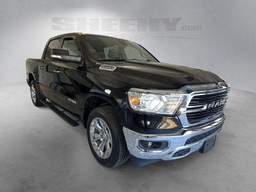 Diamond Black Crystal Pearlcoat 2019 RAM 1500 Big Horn