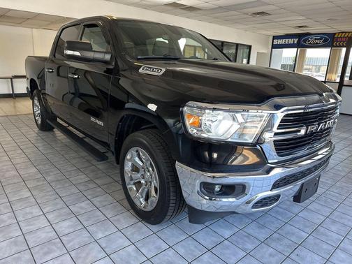 Diamond Black Crystal Pearlcoat 2019 RAM 1500 Big Horn