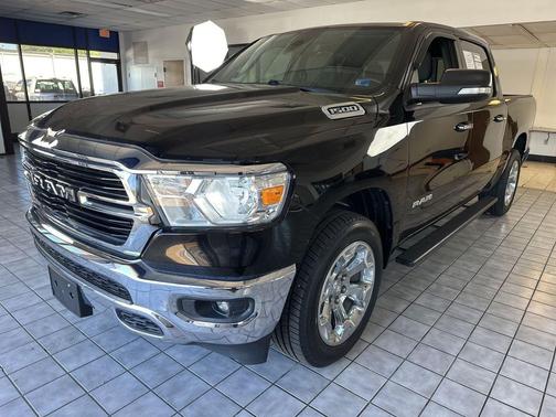 Diamond Black Crystal Pearlcoat 2019 RAM 1500 Big Horn