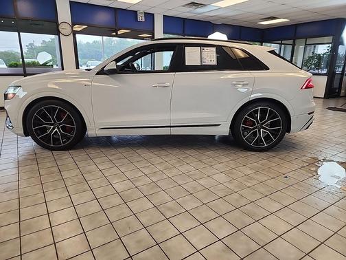 Glacier White Metallic 2021 Audi Q8 55 Premium Plus