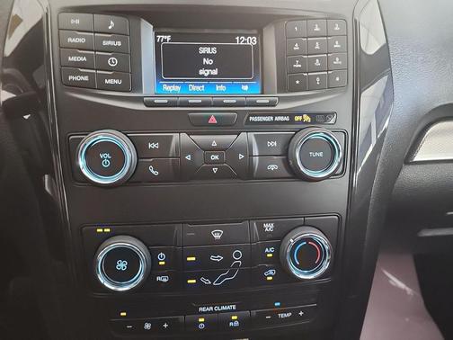 Oxford White 2018 Ford Explorer XLT