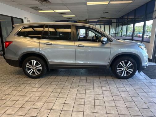 Lunar Silver Metallic 2018 Honda Pilot EX-L