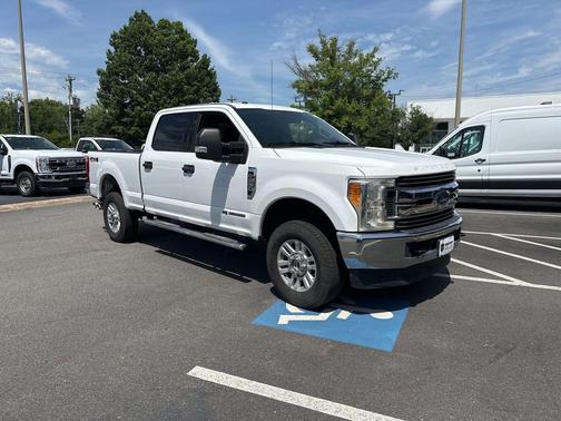 Oxford White 2017 Ford F-250 XLT