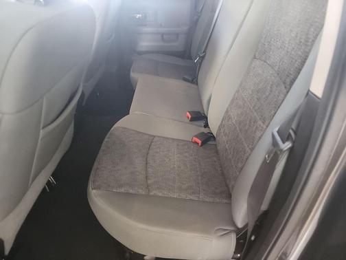 Granite Crystal Metallic Clearcoat 2015 RAM 1500 Big Horn