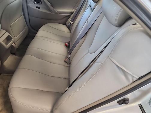 Classic Silver Metallic 2009 Toyota Camry LE