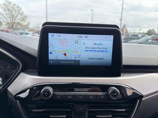 Carbonized Gray Metallic 2022 Ford Escape SE