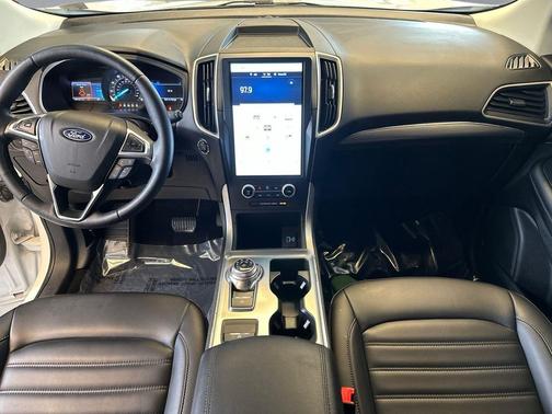 Star White Metallic Tri-Coat 2022 Ford Edge SEL