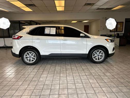 Star White Metallic Tri-Coat 2022 Ford Edge SEL