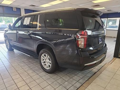 Dark Ash Metallic 2024 Chevrolet Suburban LS
