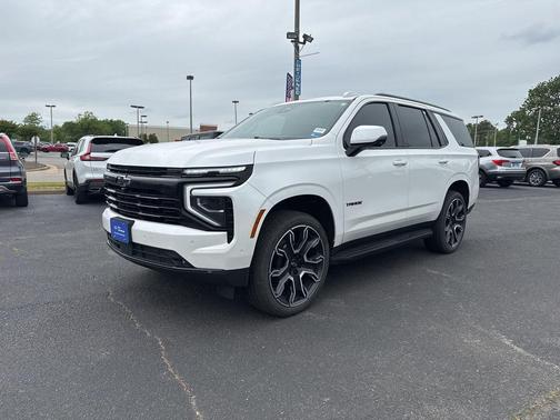 Iridescent Pearl Tricoat 2025 Chevrolet Tahoe 4WD RST
