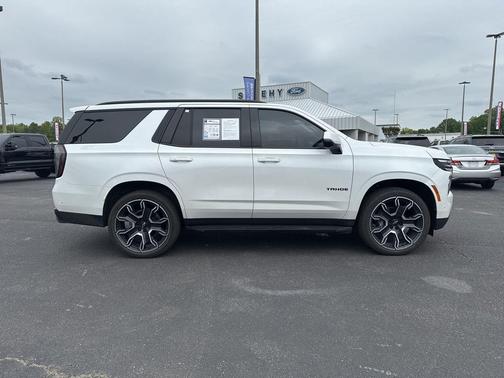 Iridescent Pearl Tricoat 2025 Chevrolet Tahoe 4WD RST