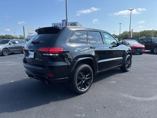 2017 Jeep Grand Cherokee Altitude