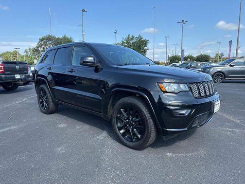 2017 Jeep Grand Cherokee Altitude
