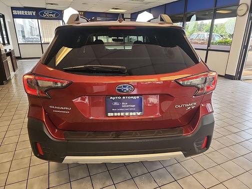 Crimson Red Pearl 2022 Subaru Outback Limited XT