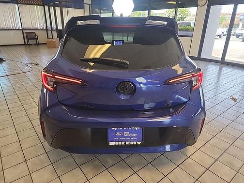 Blue Crush Metallic/Midnight Black Metallic 2024 Toyota Corolla Hatchback SE