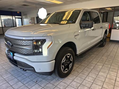 2023 Ford F-150 Lightning XLT