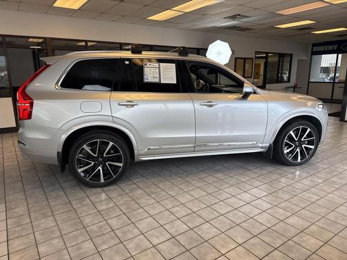 2022 Volvo XC90 Recharge Plug-In Hybrid T8 Inscription Expression 7 Passenger