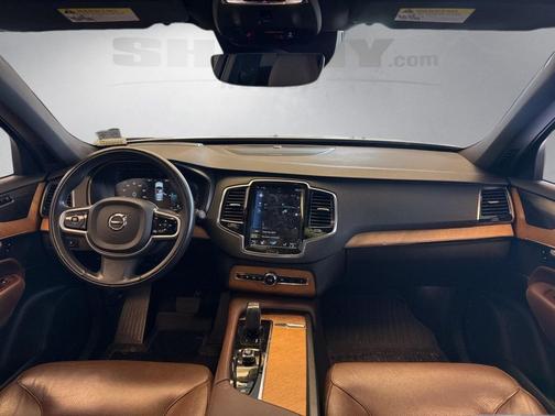 2022 Volvo XC90 Recharge Plug-In Hybrid T8 Inscription Expression 7 Passenger