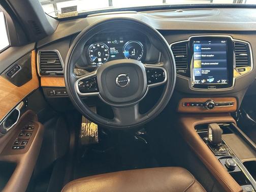 2022 Volvo XC90 Recharge Plug-In Hybrid T8 Inscription Expression 7 Passenger