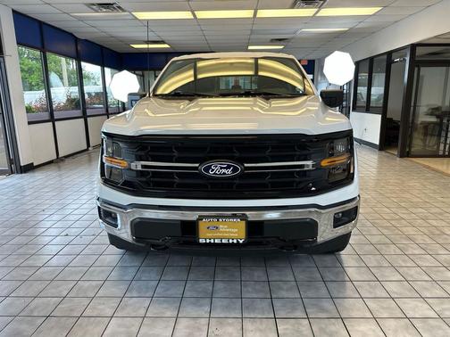 Oxford White 2025 Ford F-150 XLT