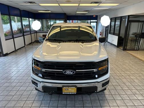 Oxford White 2025 Ford F-150 XLT