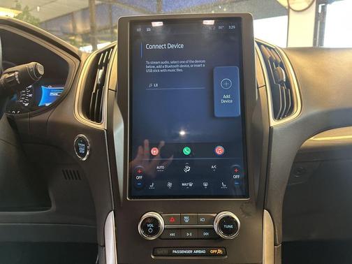 Black Metallic 2024 Ford Edge SEL