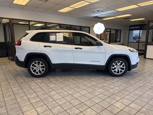 2016 Jeep Cherokee Sport