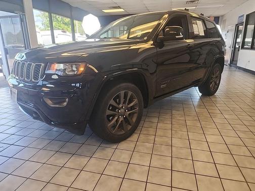 Brilliant Black Crystal Pearlcoat 2016 Jeep Grand Cherokee Limited