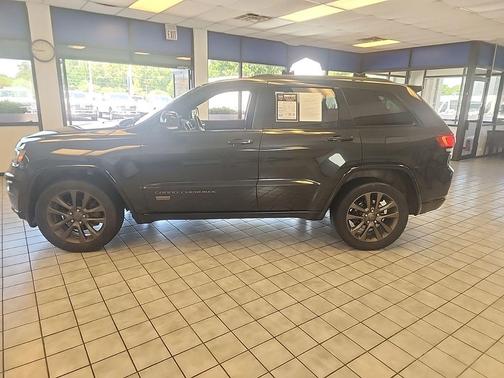 Brilliant Black Crystal Pearlcoat 2016 Jeep Grand Cherokee Limited