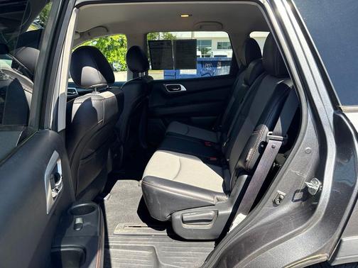 Gun Metallic 2020 Nissan Pathfinder SV 2WD