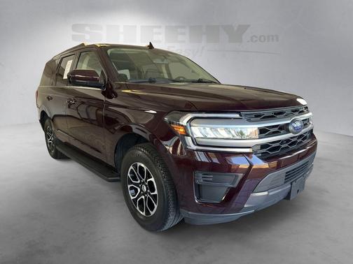 Jewel Red Metallic Tinted Clearcoat 2024 Ford Expedition XLT