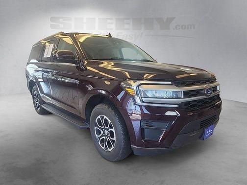 Jewel Red Metallic Tinted Clearcoat 2024 Ford Expedition XLT