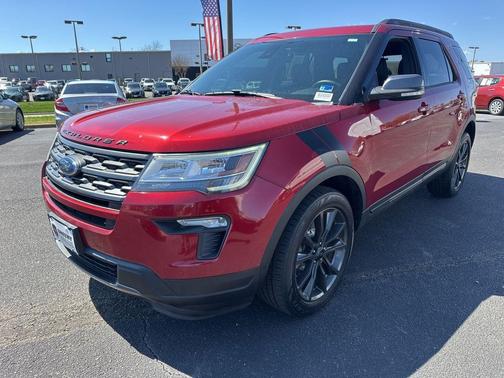 Ruby Red Metallic 2018 Ford Explorer XLT