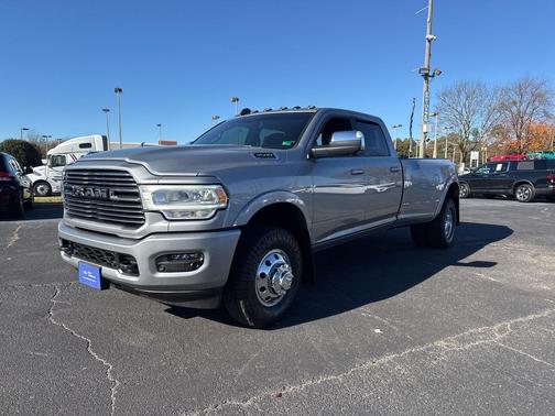 2022 RAM 3500 Laramie Crew Cab 4x4 8' Box