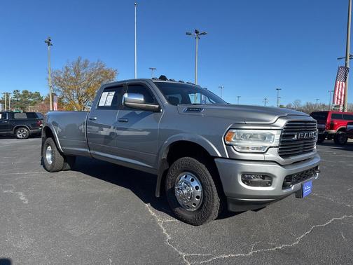 2022 RAM 3500 Laramie Crew Cab 4x4 8' Box
